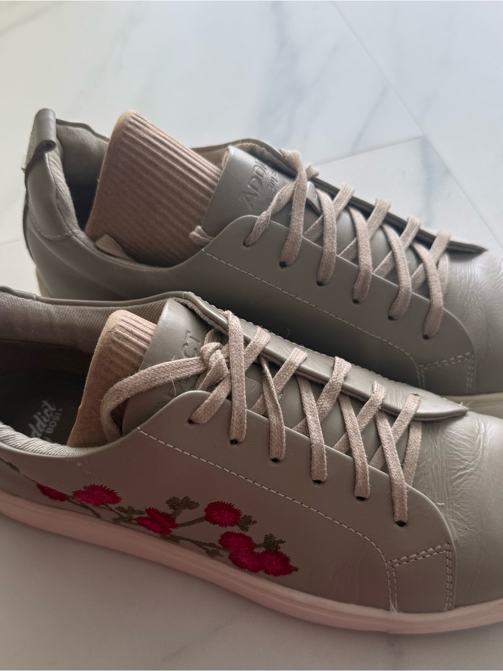 Addict by Bosi Taupe Leather Sneakers with Pink Floral Embroidery size 8
